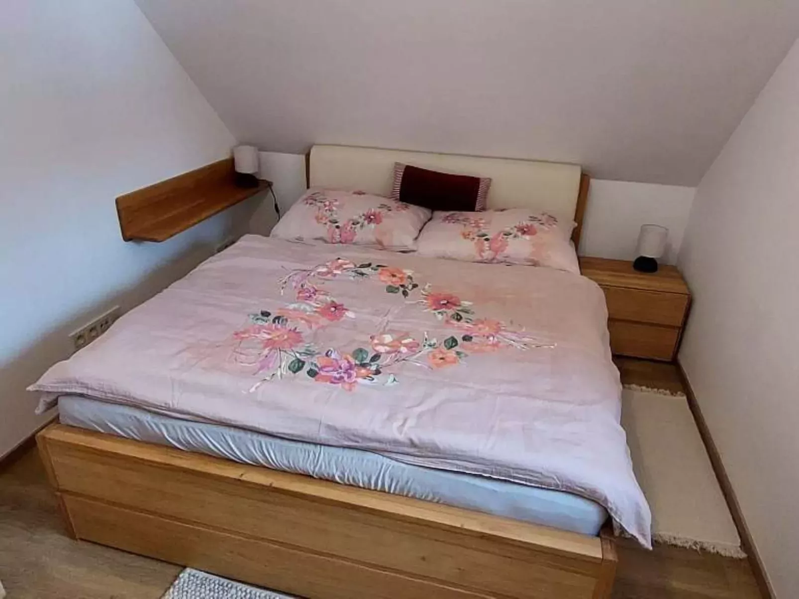 Na Stráži-Omgeving