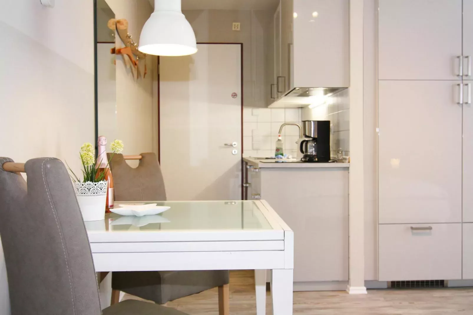 Ferienwohnung Kleiner Seestern Wiek-Wohnung 33-Eetkamer