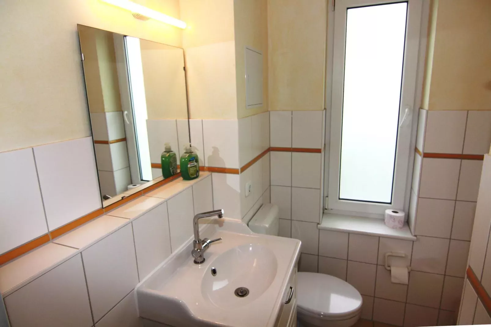 Ferienwohnung Kleiner Seestern Wiek-Wohnung 33-Badkamer