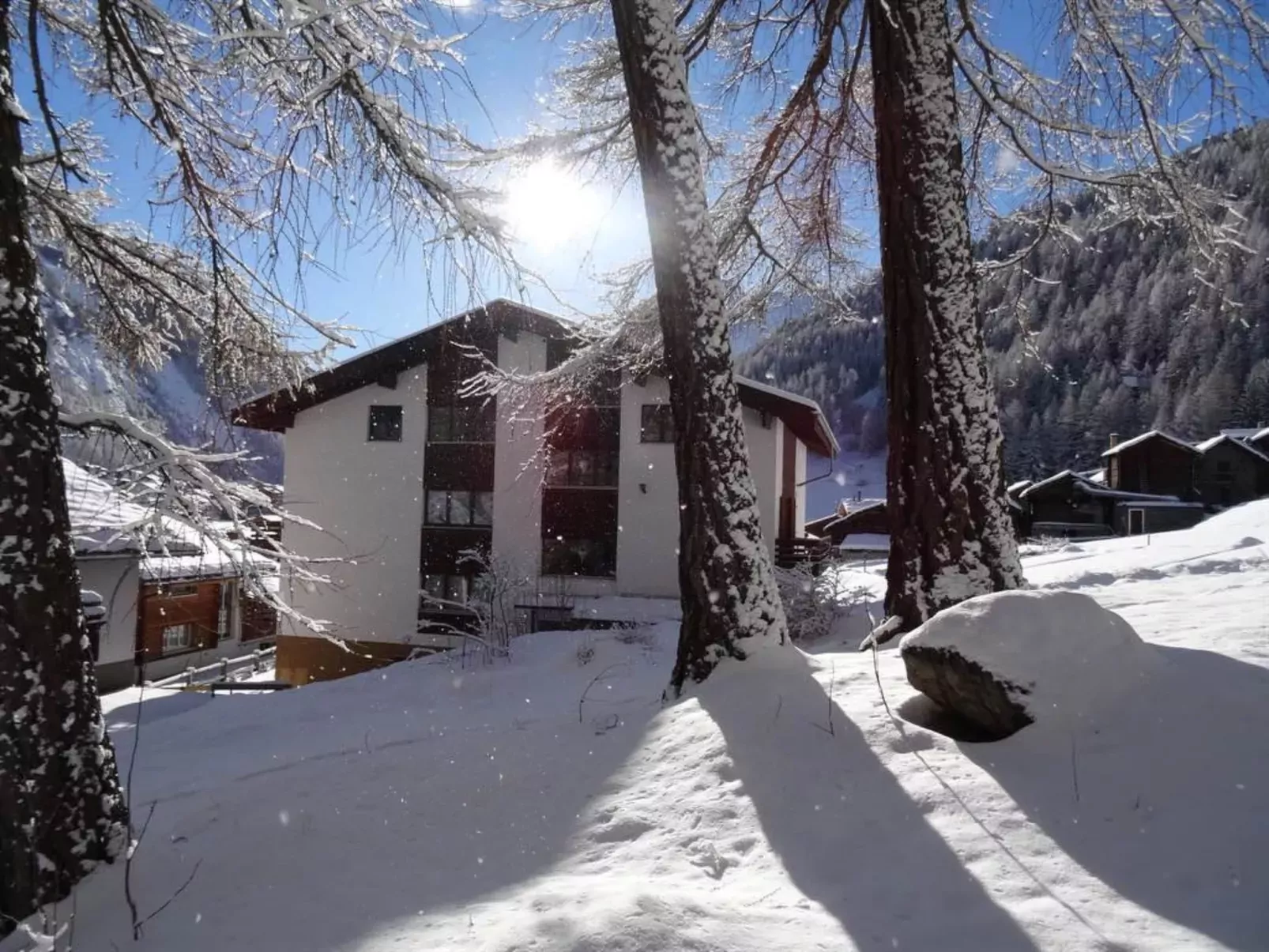 Apartments Carmena-Buiten