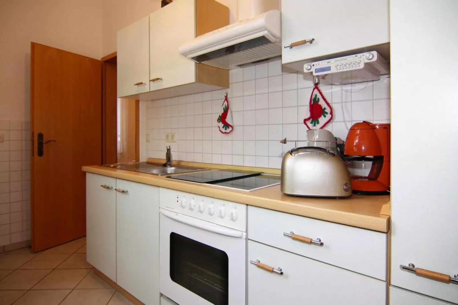 Sonnenterrasse Im EG Goethestr 10-Keuken