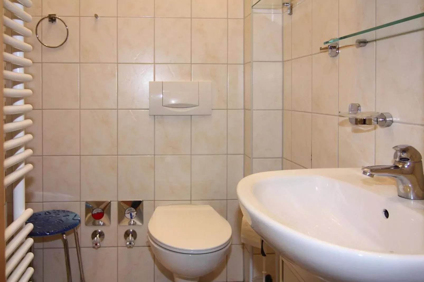 Sonnenterrasse Im EG Goethestr 10-Badkamer
