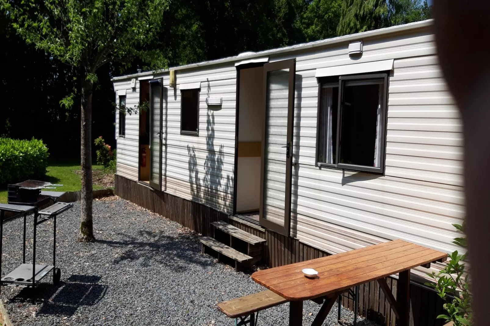 Mobil-home Grenterie-Buitenkant zomer
