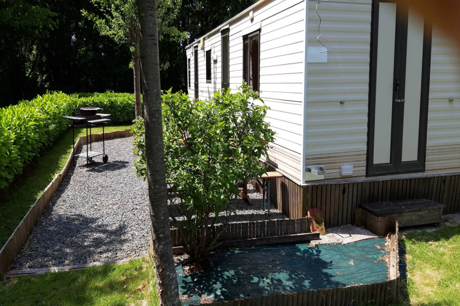 Mobil-home Grenterie-Buitenkant zomer