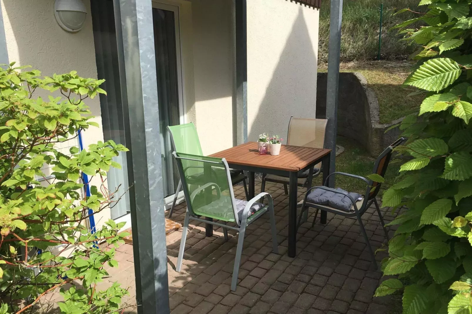 EG Rechts Haus 4 Nr 10-Terrasbalkon