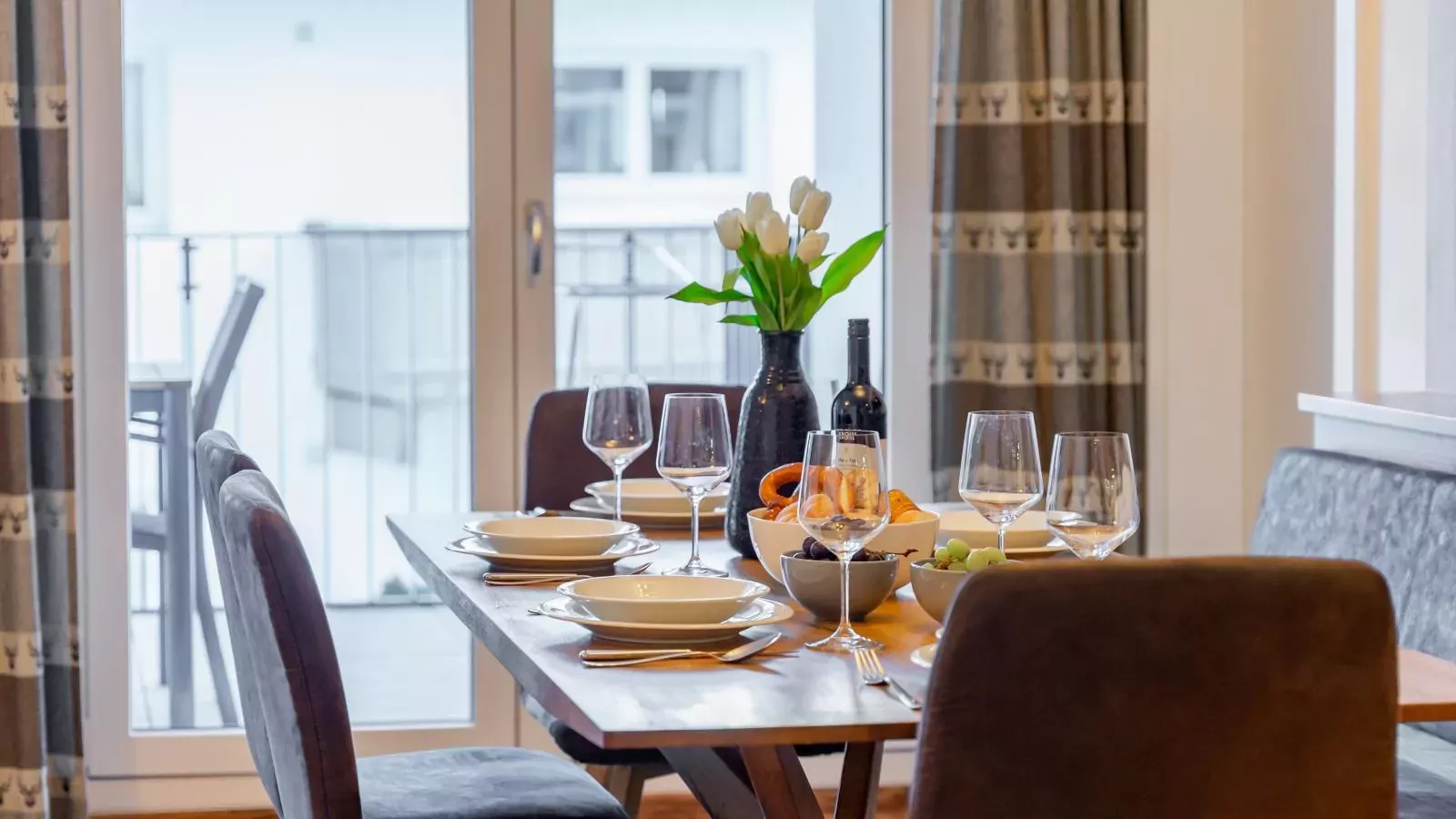 Falken Suites TOP 3-Eetkamer