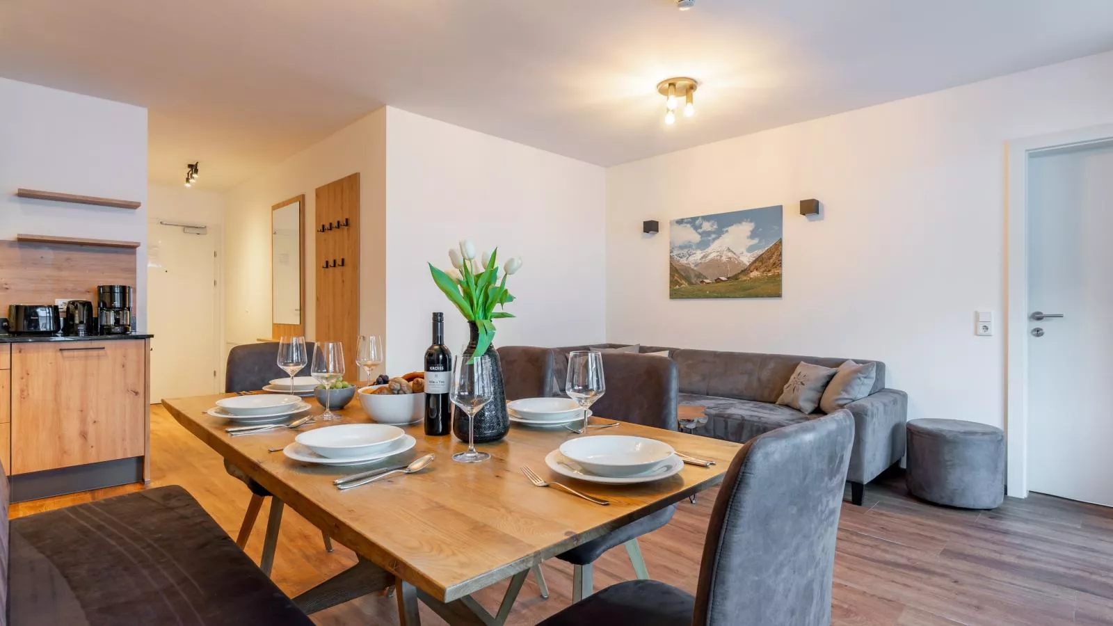 Falken Suites TOP 3-Eetkamer