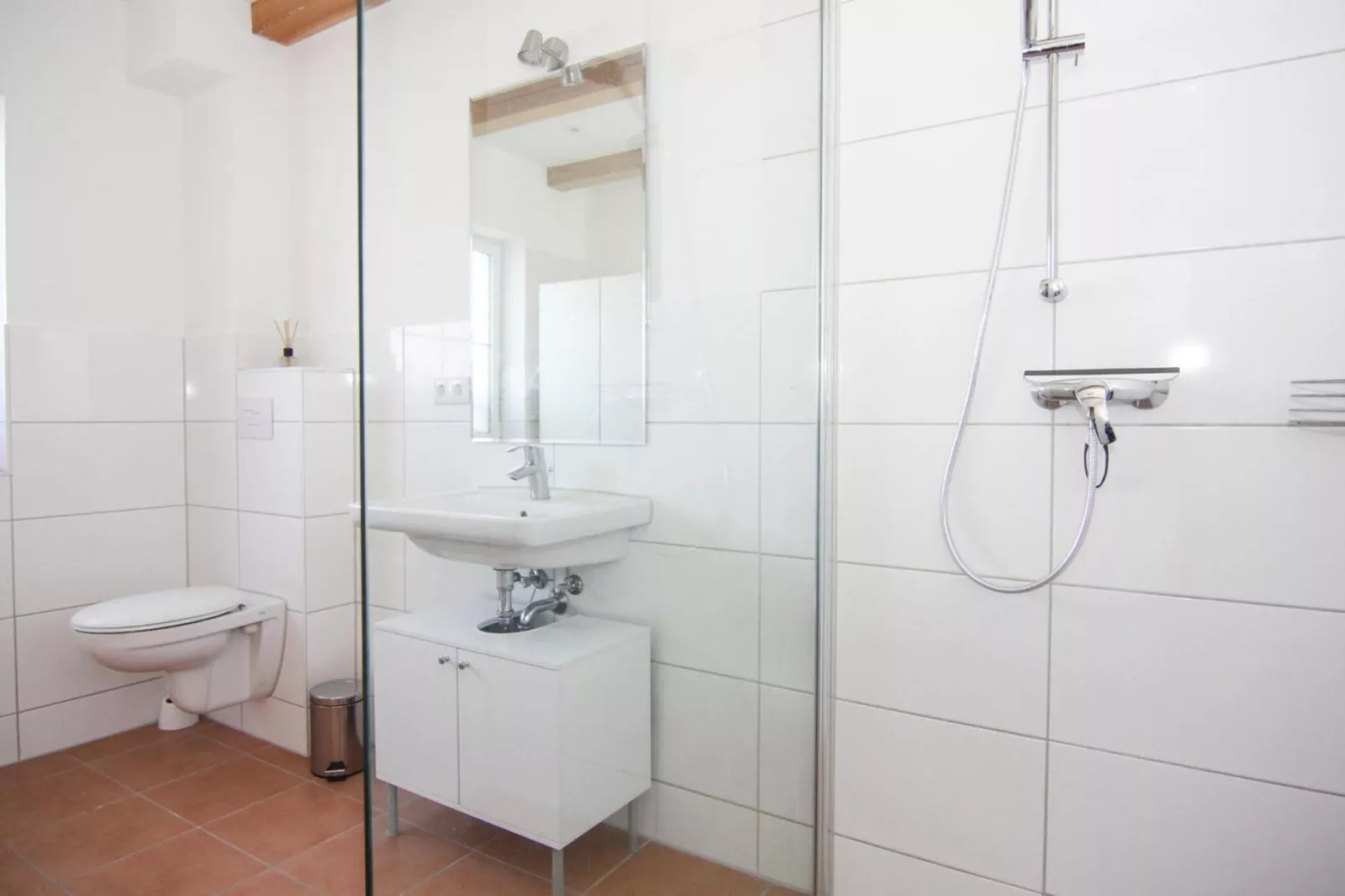 Appartement 4 rechts außen-Badkamer