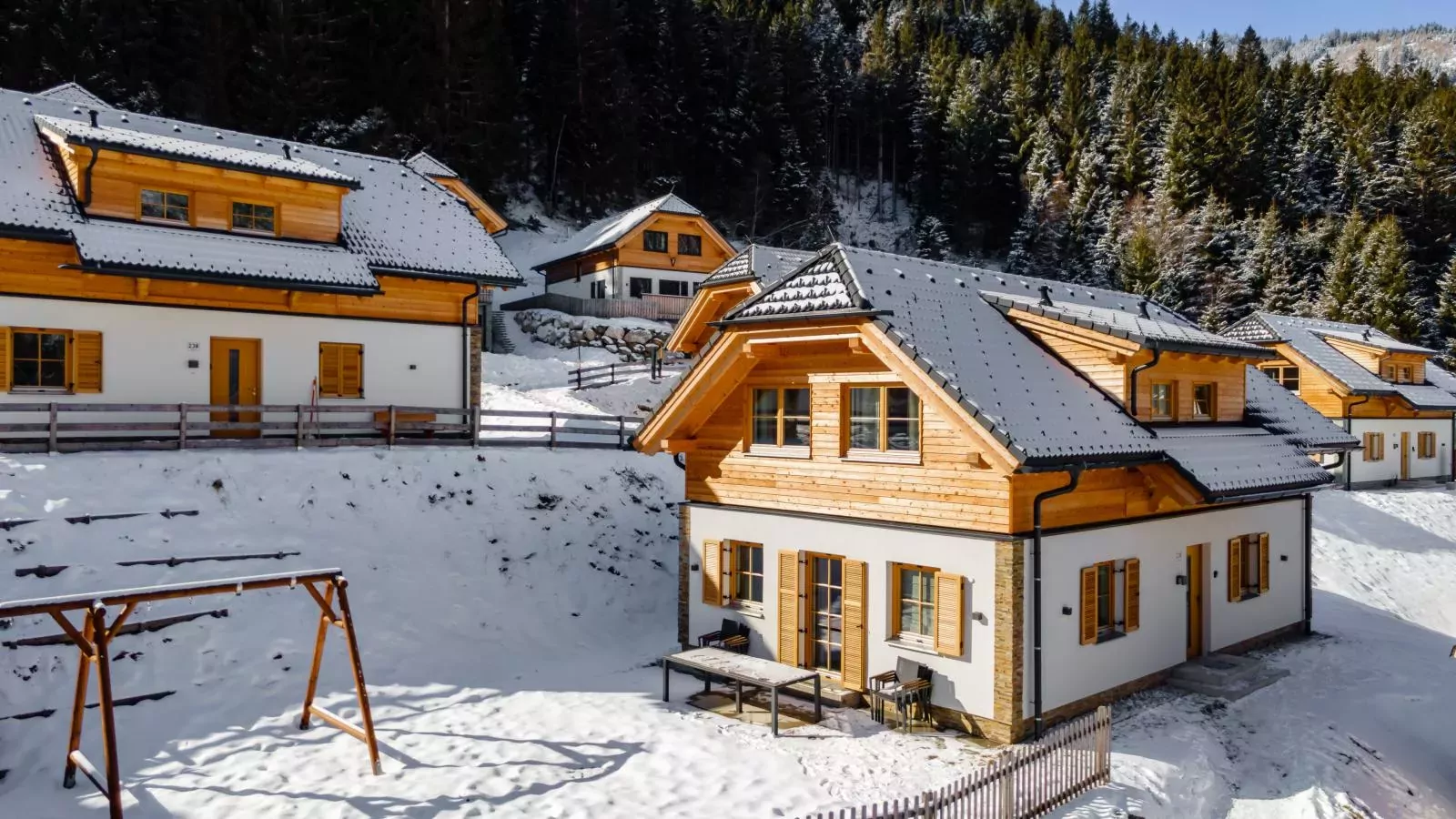 Haus Enzian-Exterieur winter