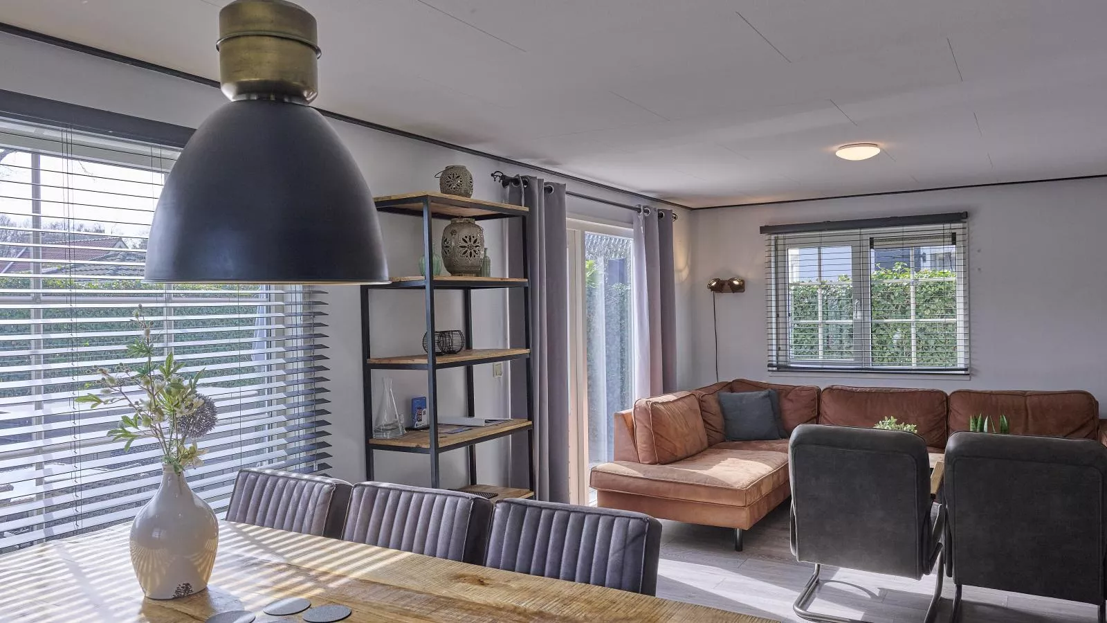 T Kaatsheuveltje 1-Eetkamer