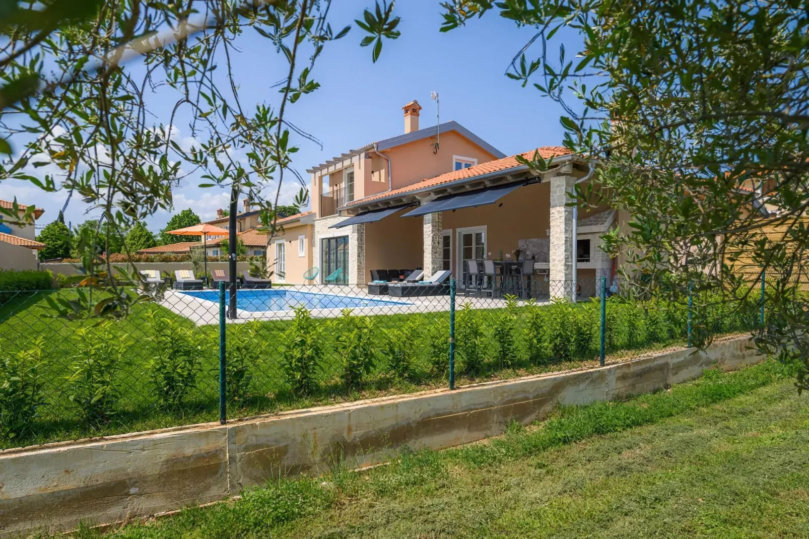 Villa Istra Maruzini-Buitenkant zomer