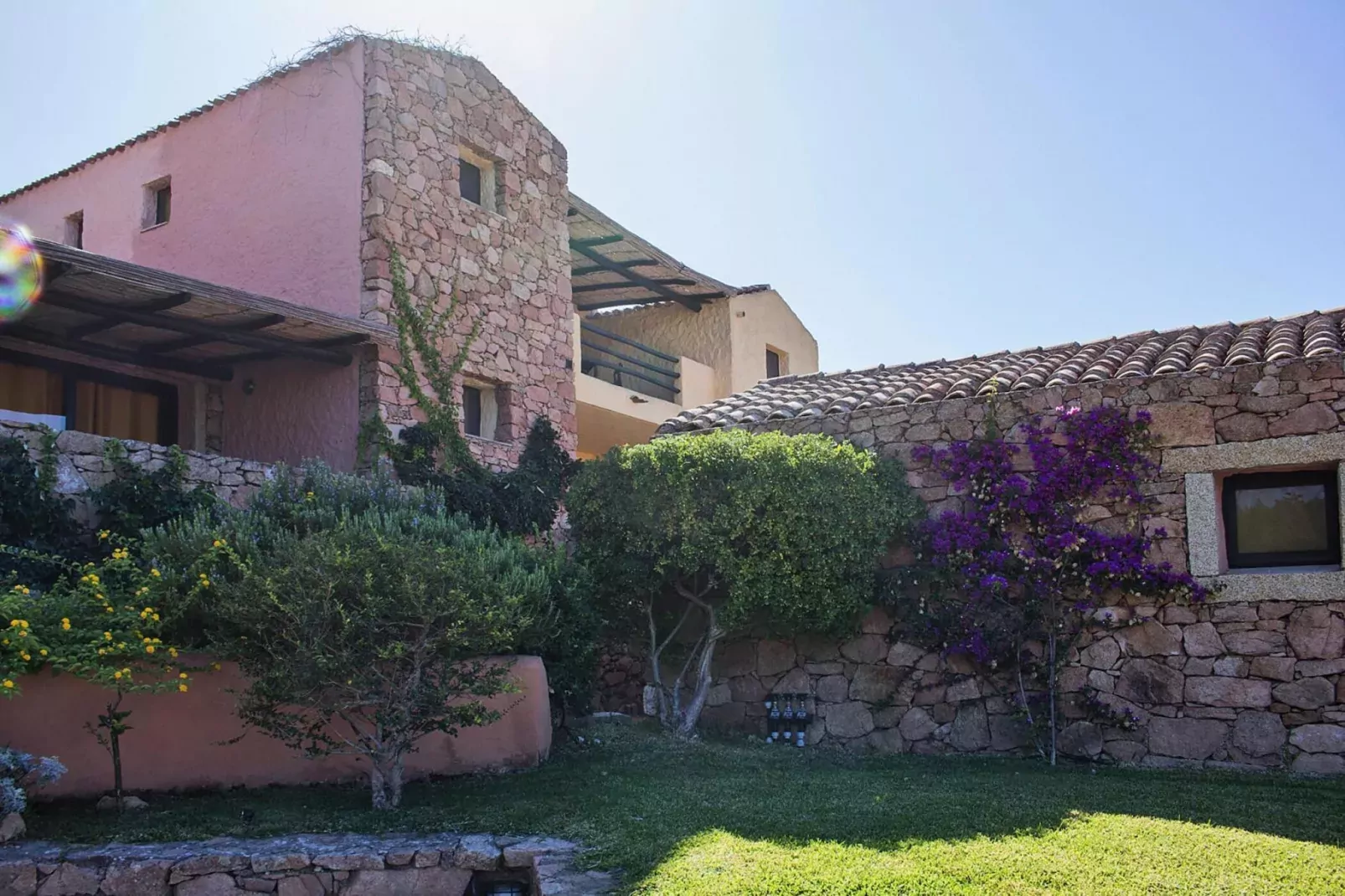 Holiday residence I Cormorani, Baja Sardinia-40 qm-Buitenkant zomer