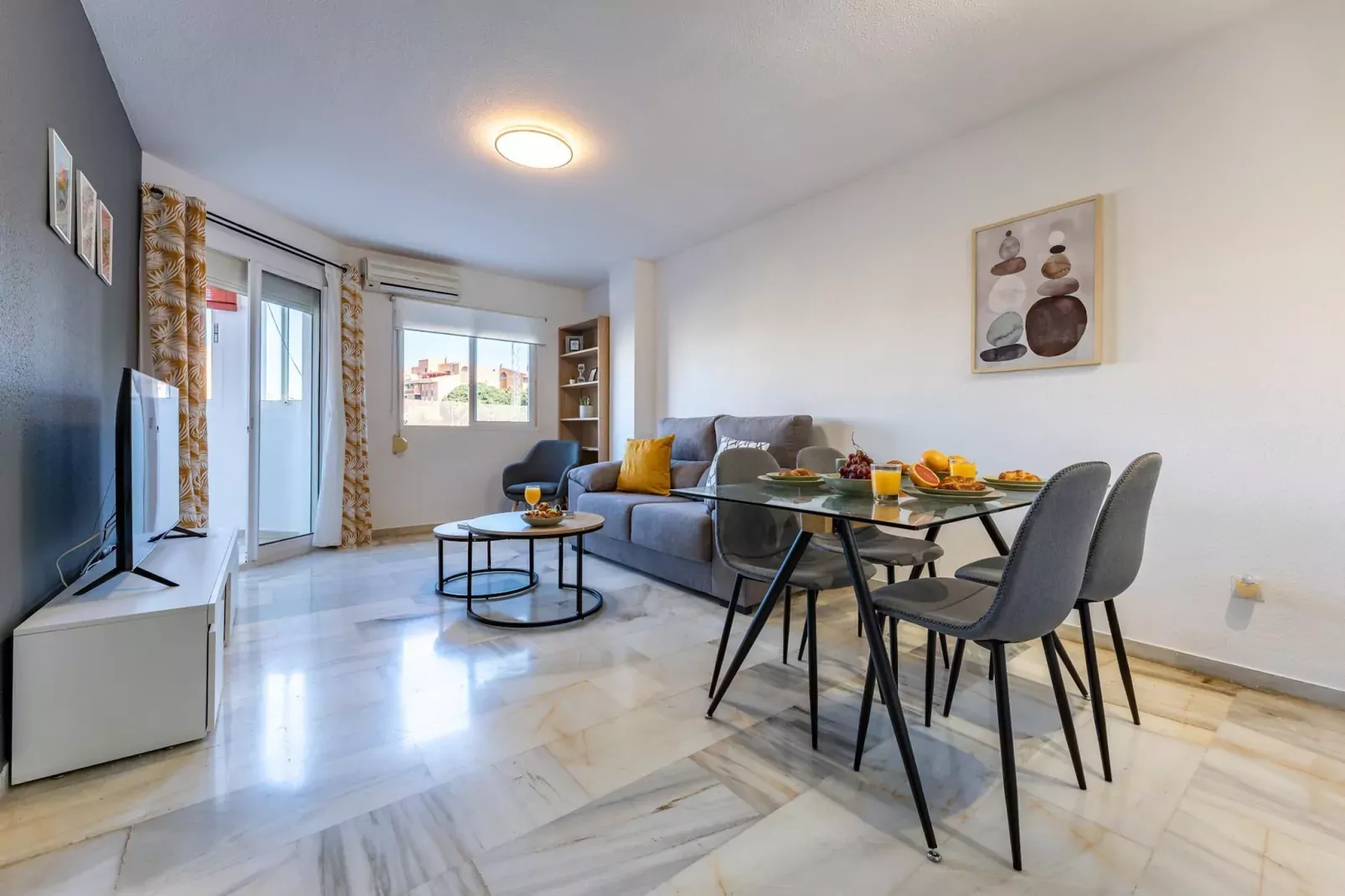 CT 245 - Faro's Arroyo de la Miel Apartment - Cuddly Nest for 2-Eetkamer