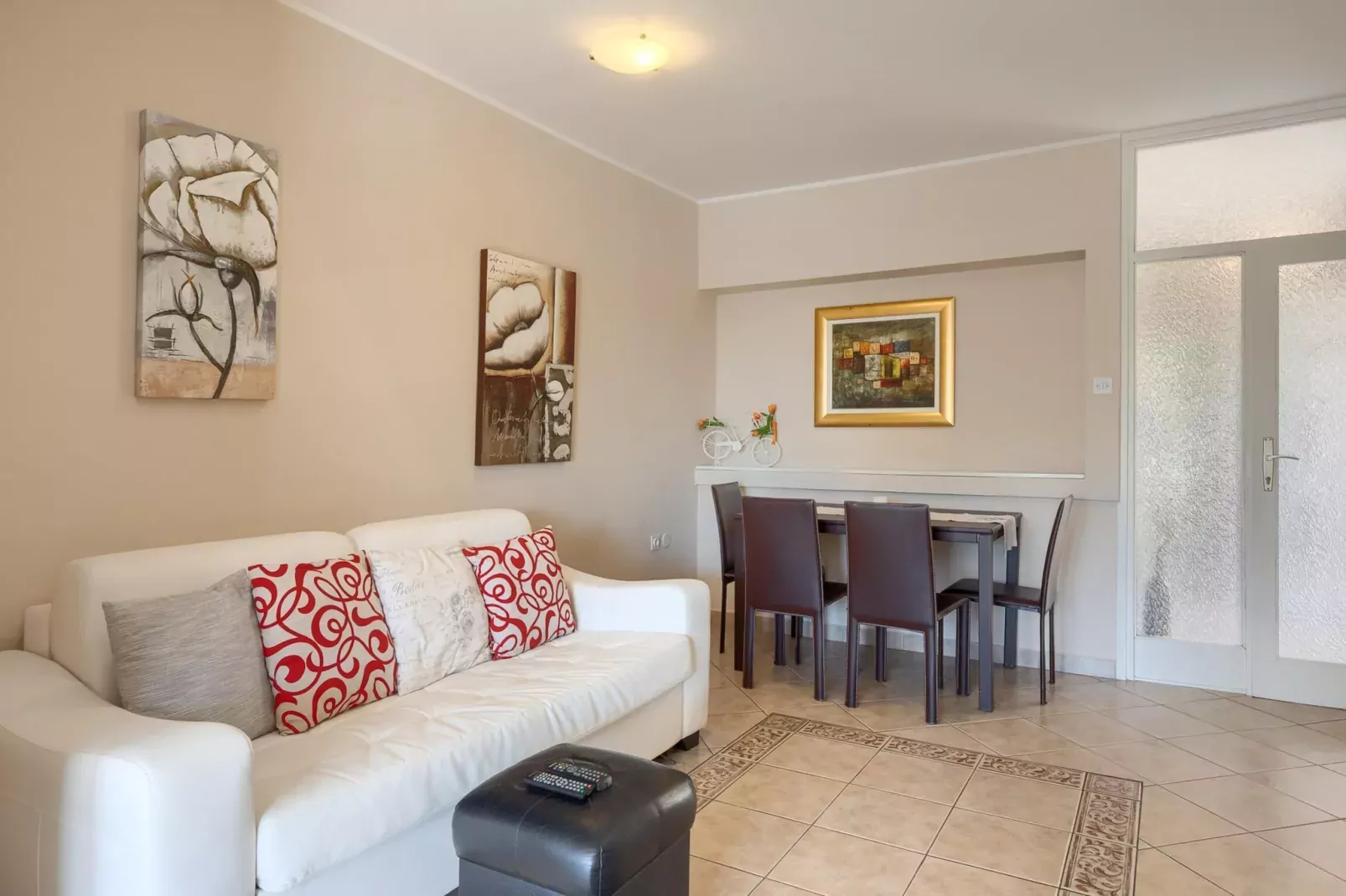 Premium Apartment Hari I-Woonkamer