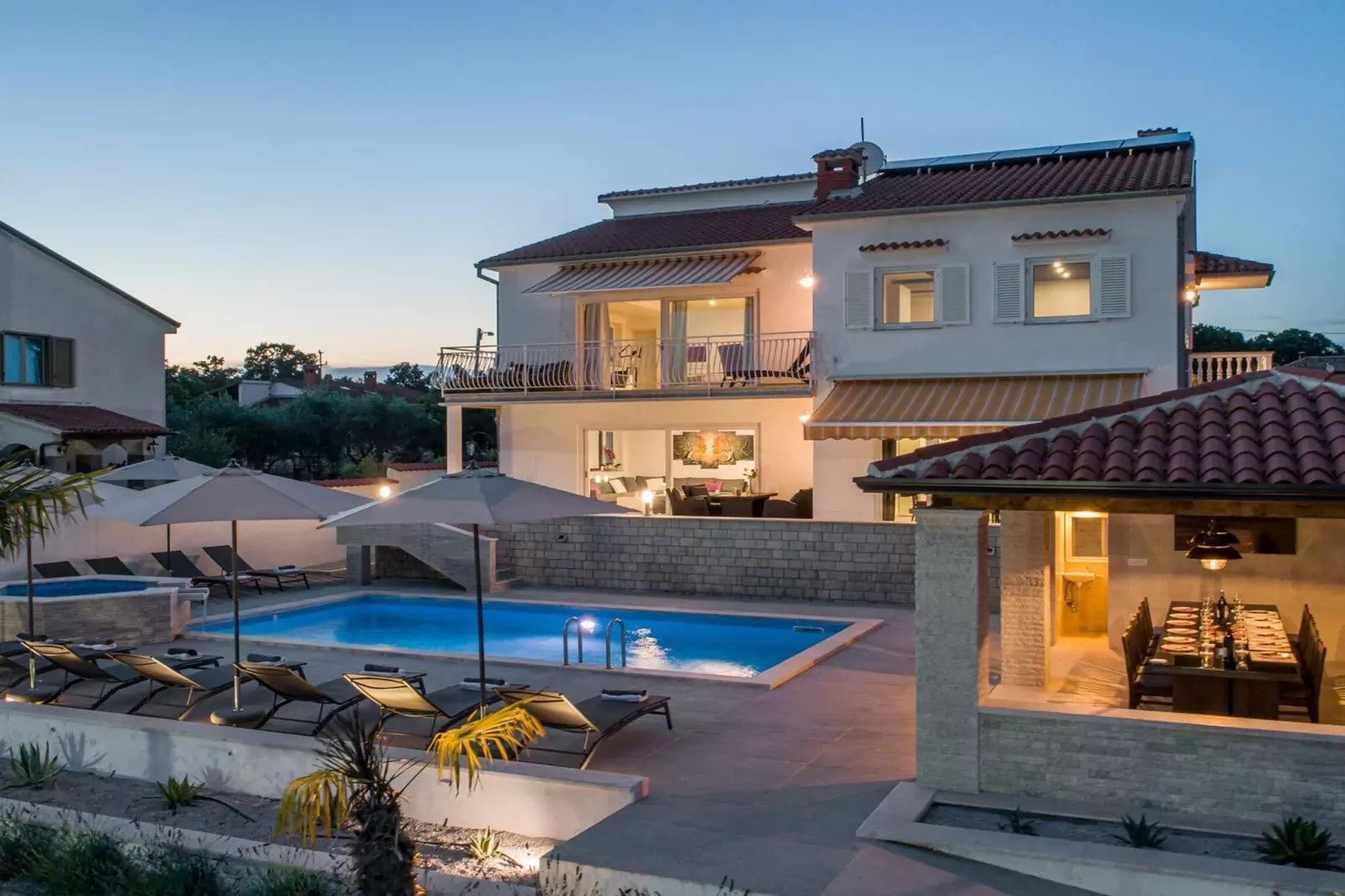 Villa Anela-Buitenkant zomer