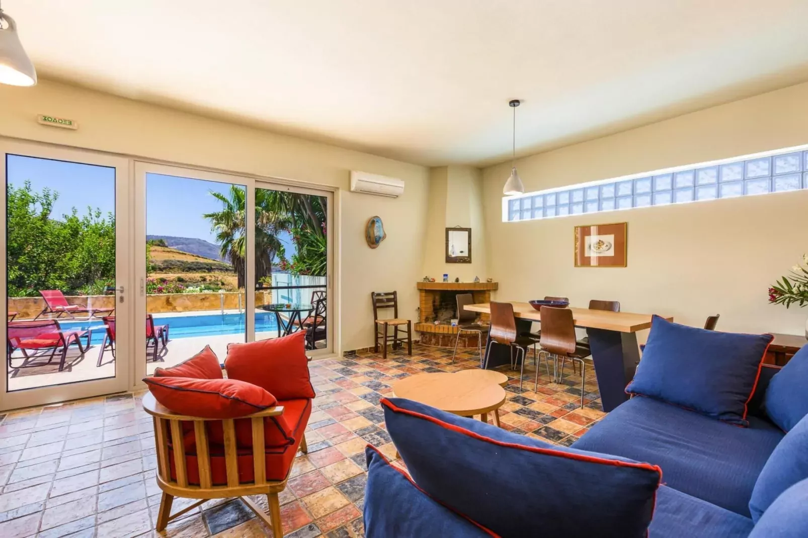 Villas Avra & Pyrgos, Episkopi-Villa Avra, ca. 120 qm, 6 pax-Woonkamer