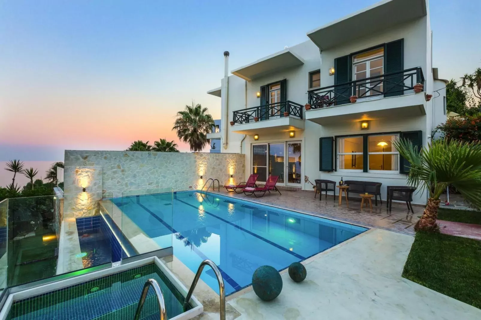 Villas Avra & Pyrgos, Episkopi-Villa Avra, ca. 120 qm, 6 pax-Buitenkant zomer