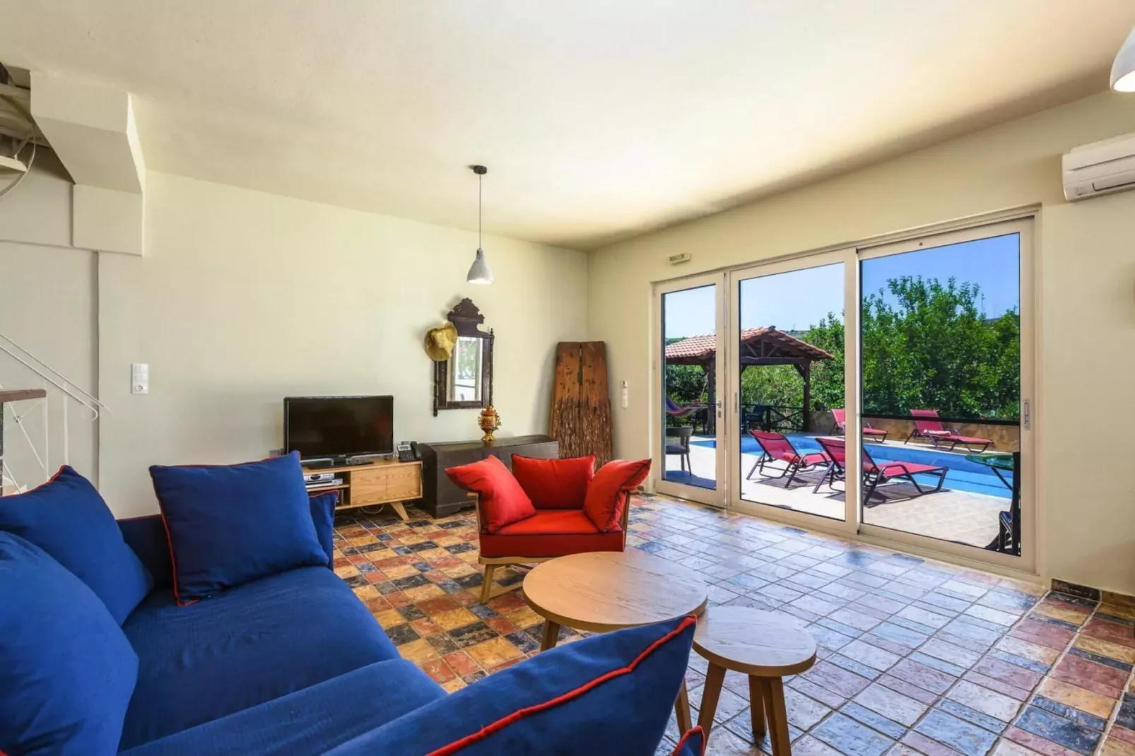 Villas Avra & Pyrgos, Episkopi-Villa Avra, ca. 120 qm, 6 pax-Woonkamer