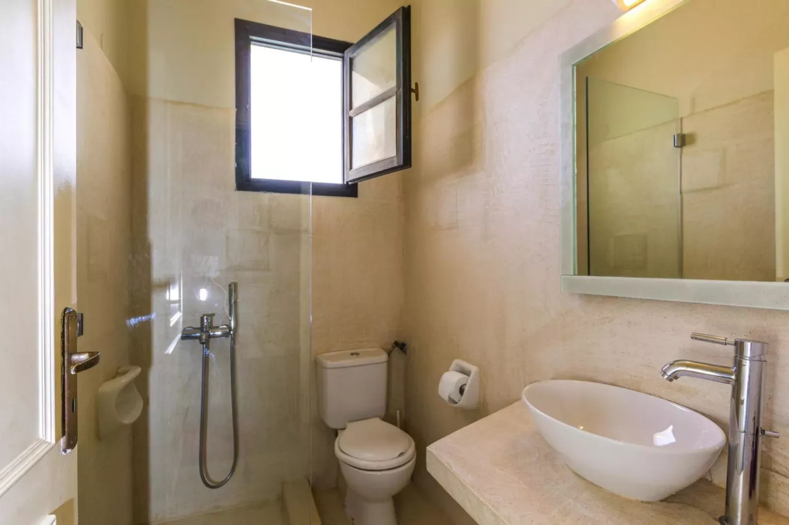 Villas Avra & Pyrgos, Episkopi-Villa Avra, ca. 120 qm, 6 pax-Badkamer