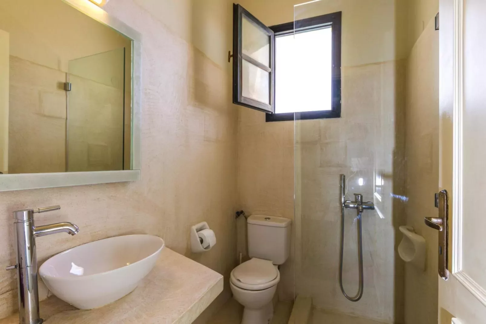 Villas Avra & Pyrgos, Episkopi-Villa Avra, ca. 120 qm, 6 pax-Badkamer