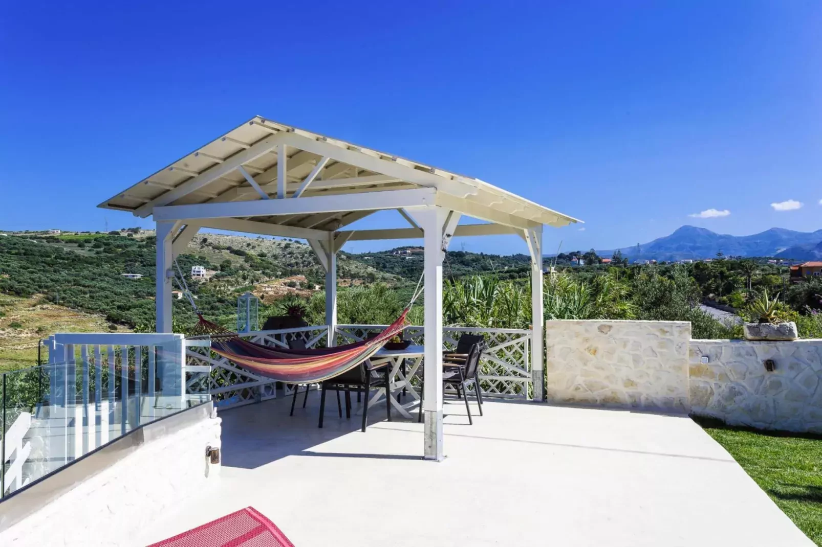 Villas Avra & Pyrgos, Episkopi-Villa Avra, ca. 120 qm, 6 pax-Terrasbalkon