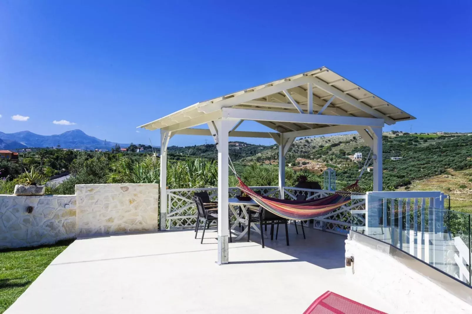 Villas Avra & Pyrgos, Episkopi-Villa Avra, ca. 120 qm, 6 pax-Terrasbalkon