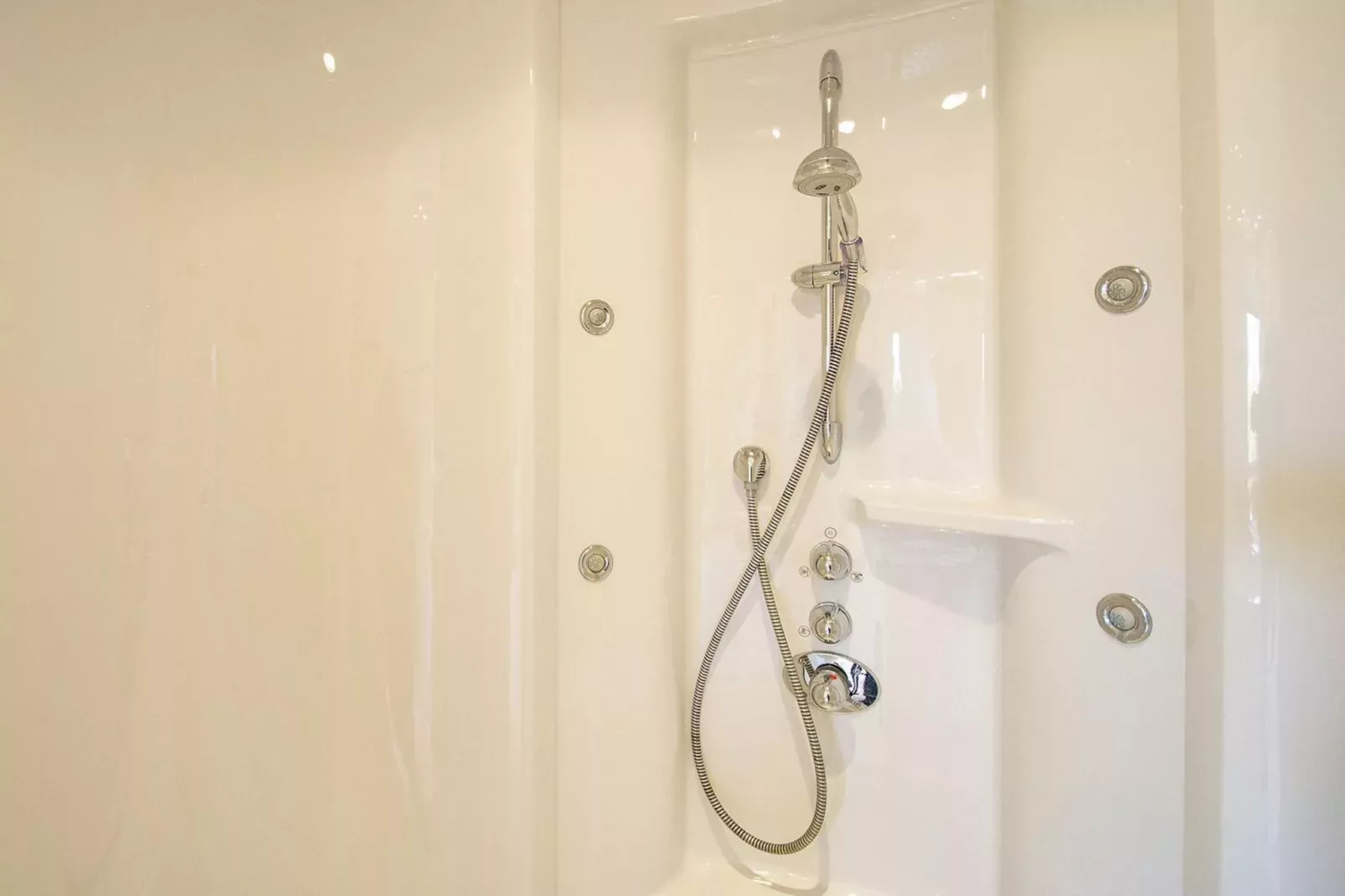 Callantsogervaart 3-8-Badkamer