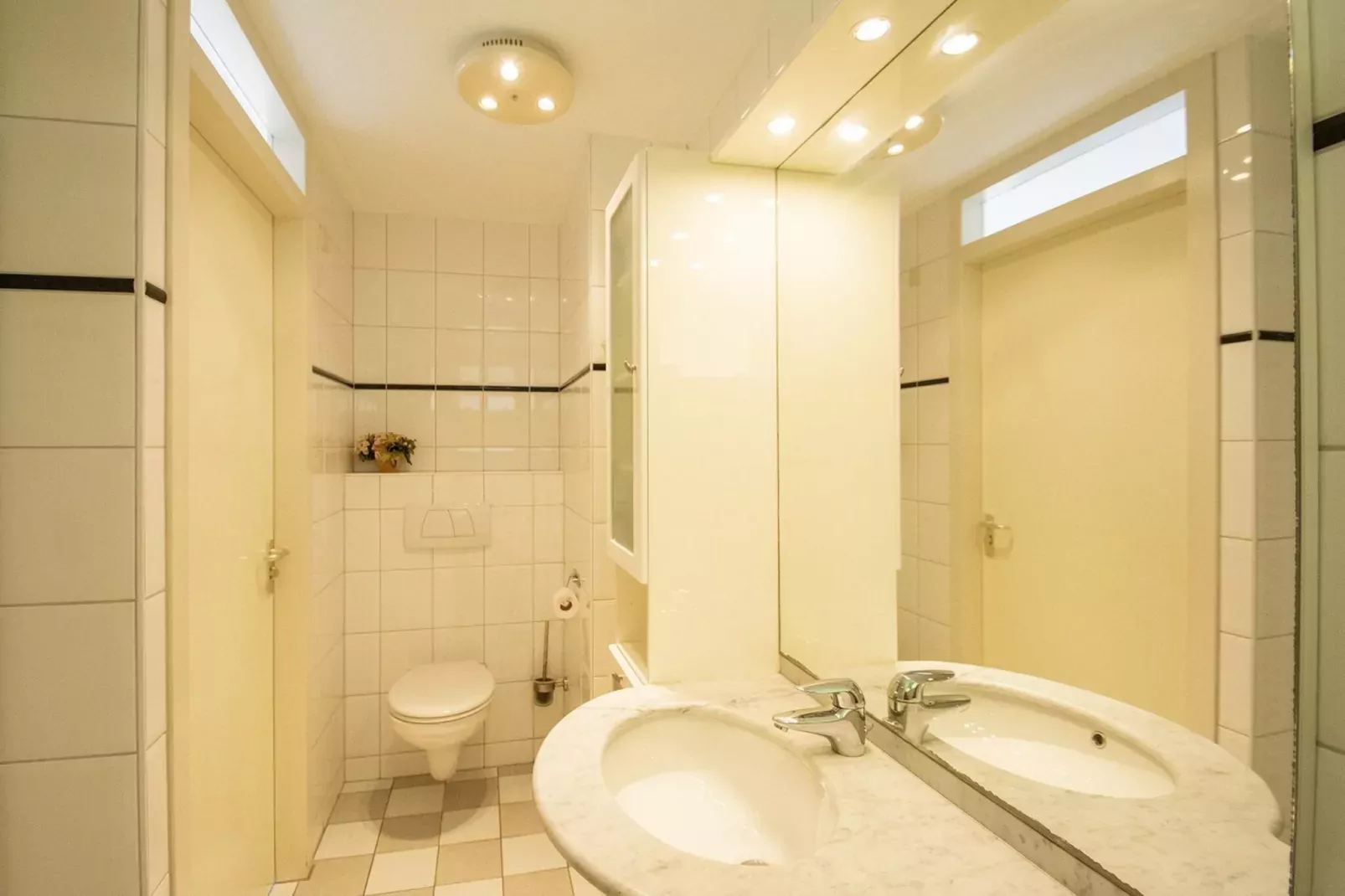 Callantsogervaart 3-8-Badkamer