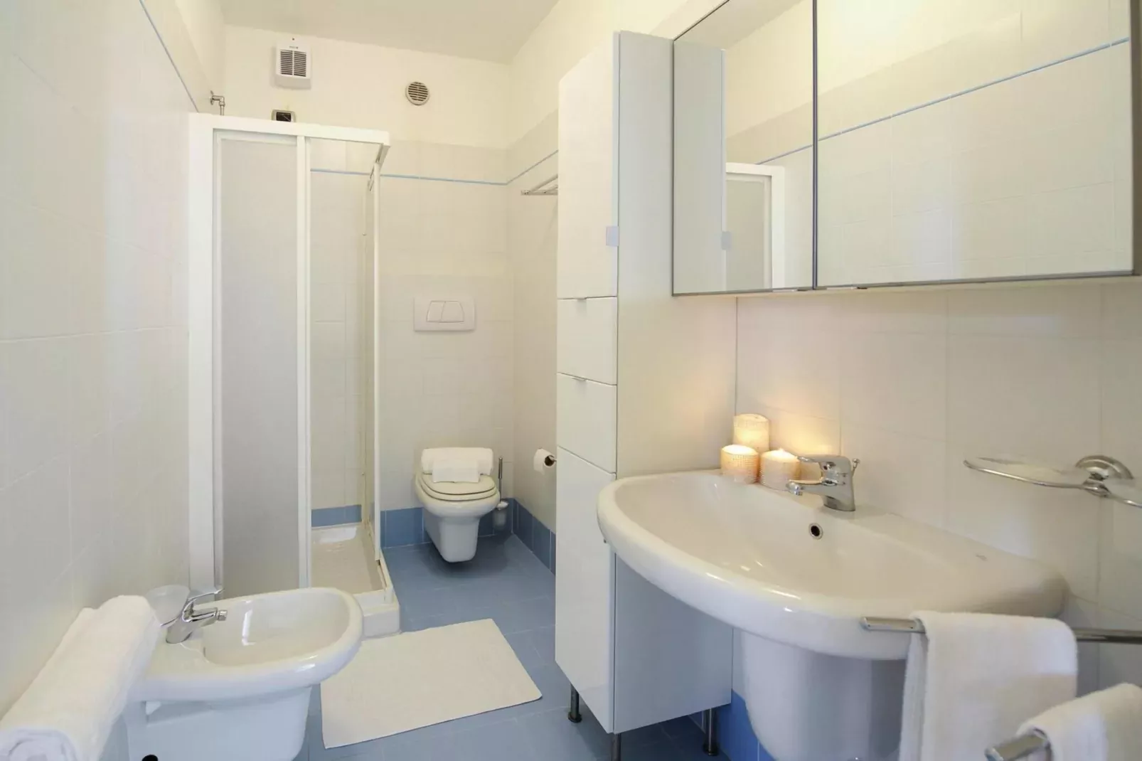 Residence Porto Letizia Porlezza - Villas trilocale 6 pax Vista Lago Deluxe V2LD6 Lake View 8218-Badkamer