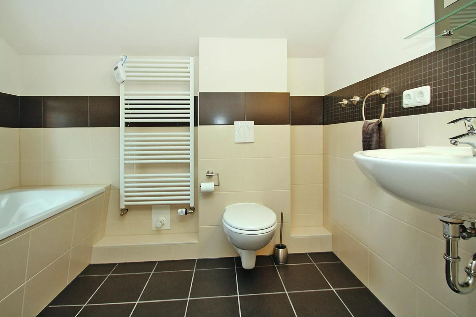 Ferienhaus Min Kaat-Badkamer