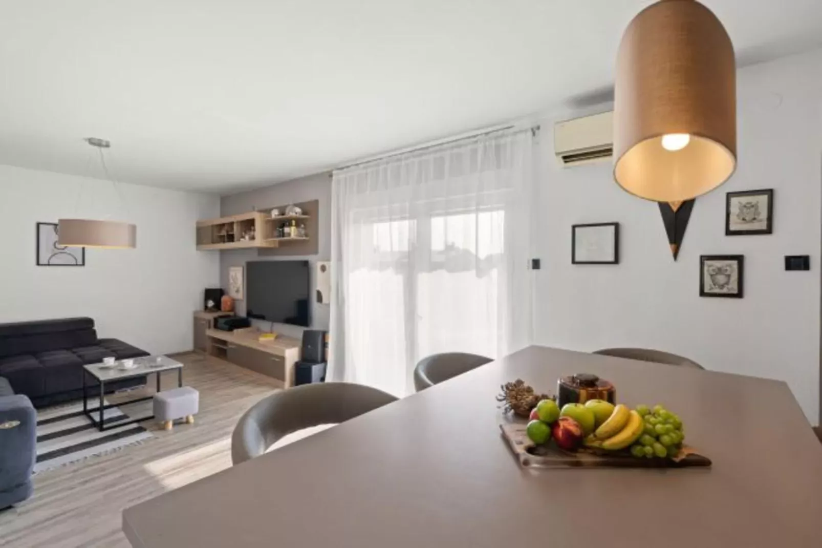 Apartment Urban Living-Eetkamer