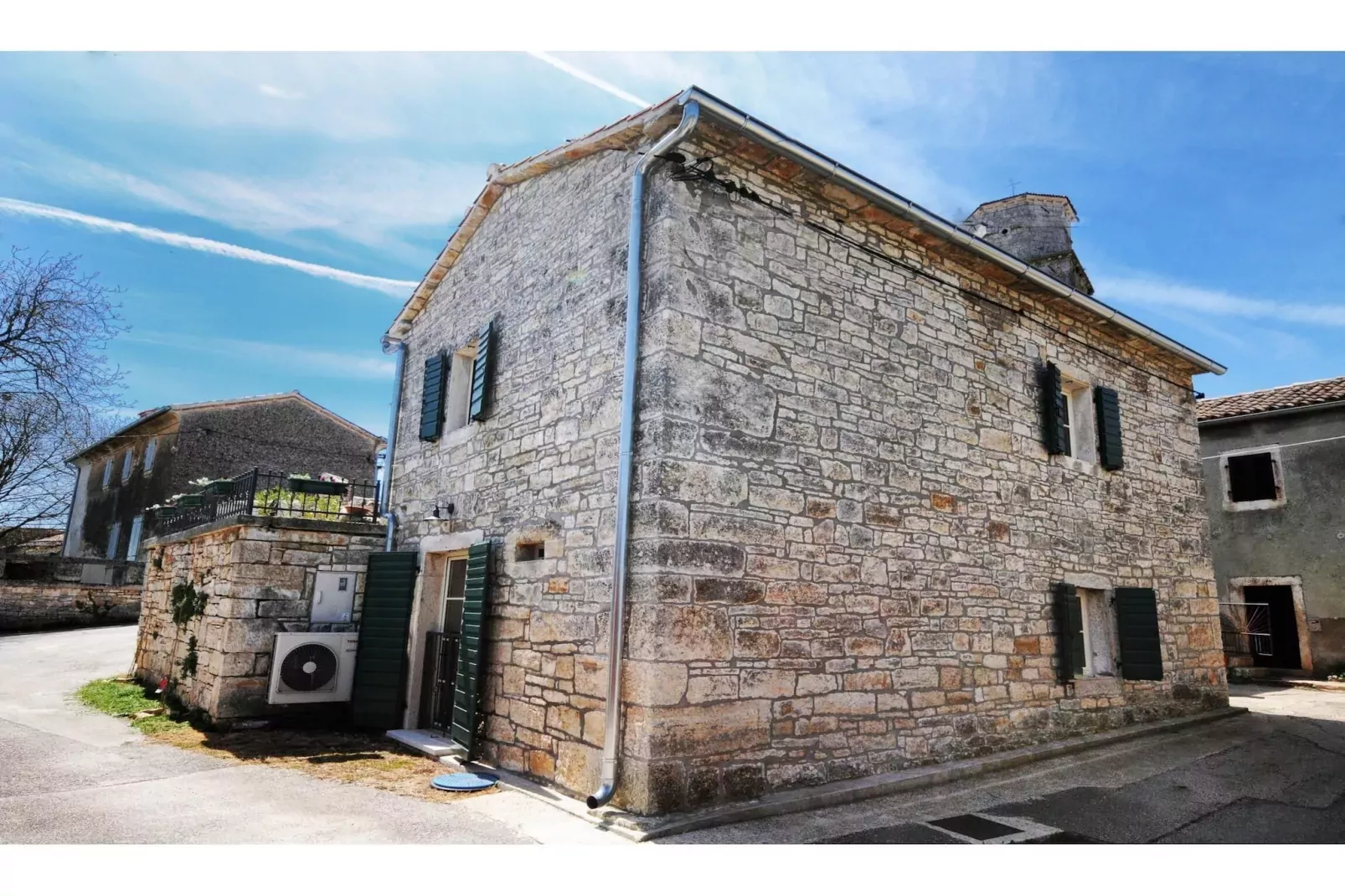 Casa Antignana-Buitenkant zomer