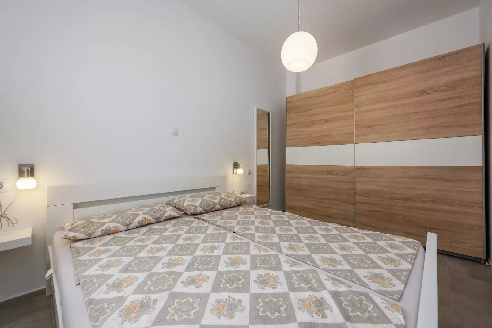 Apartment Vedran with heated pool, near Porec-Slaapkamer