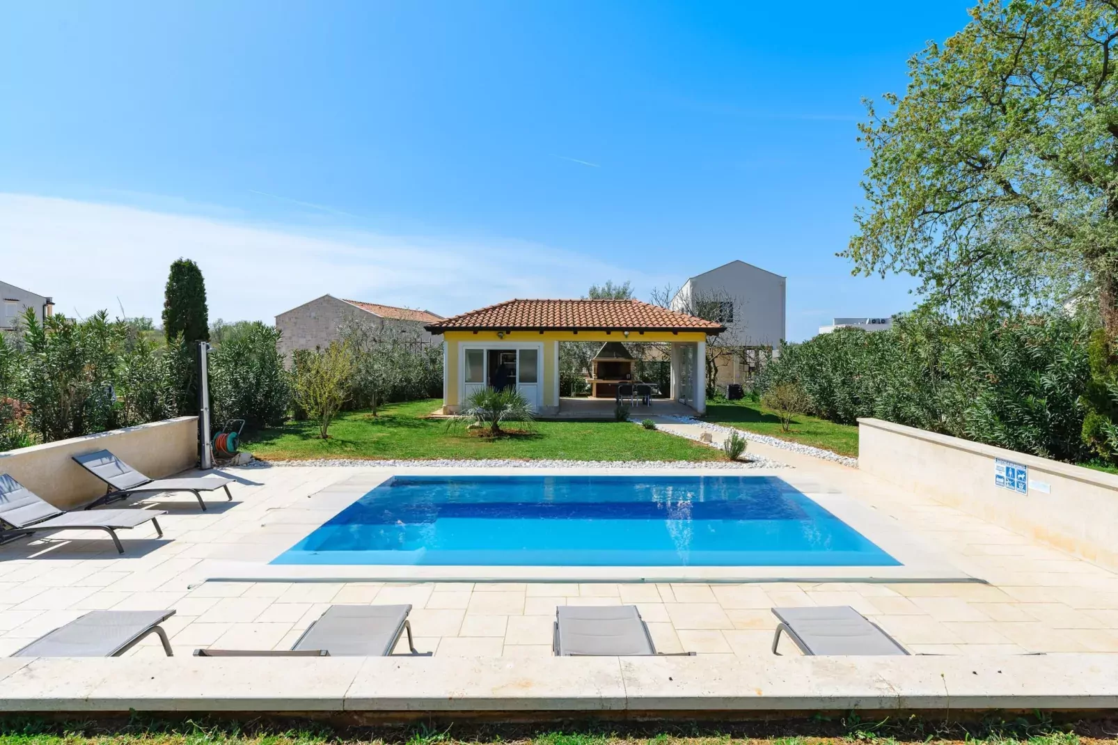 poolofhouse