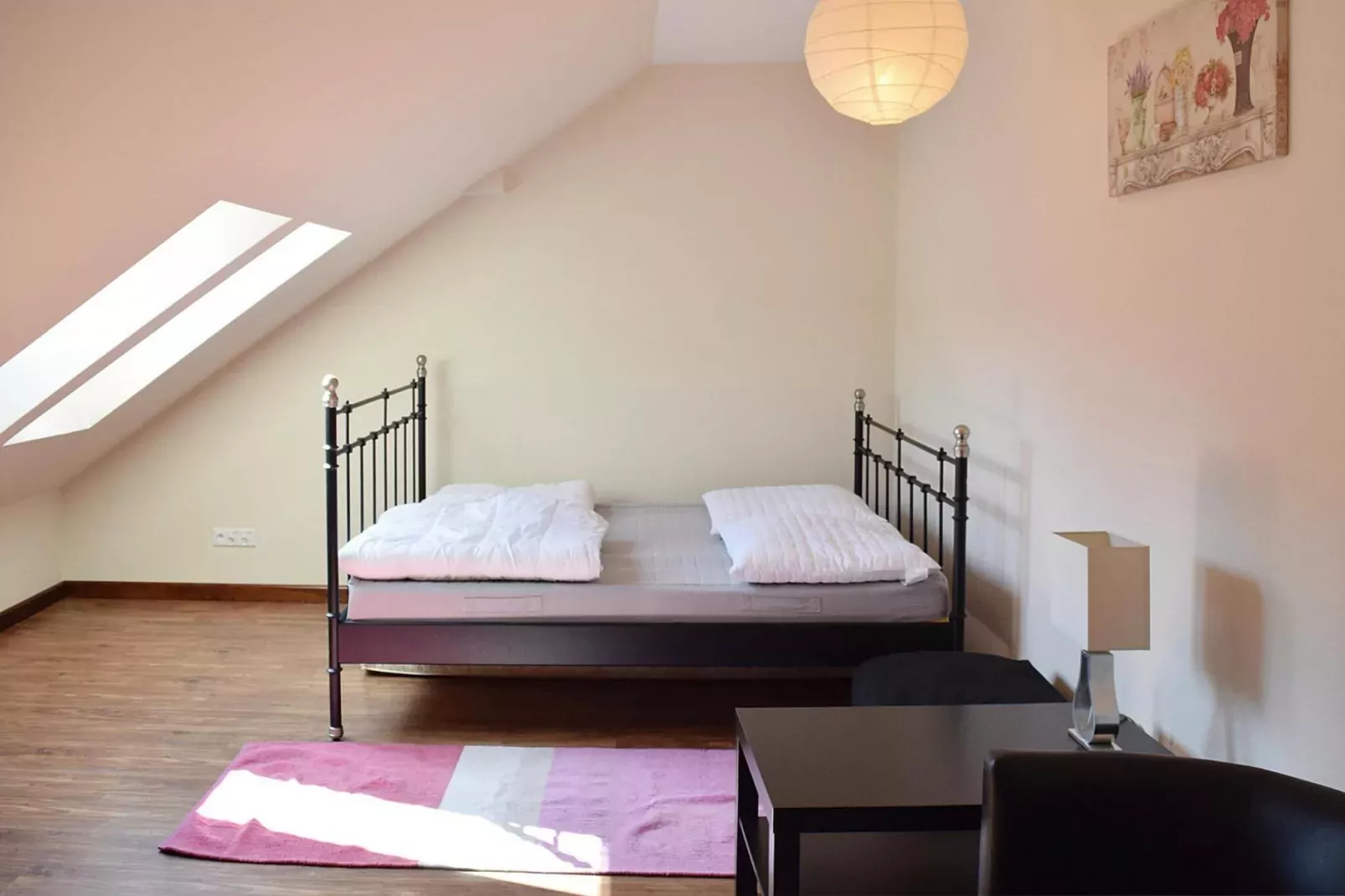 Holiday home at the lake in Kiedrowice-Slaapkamer
