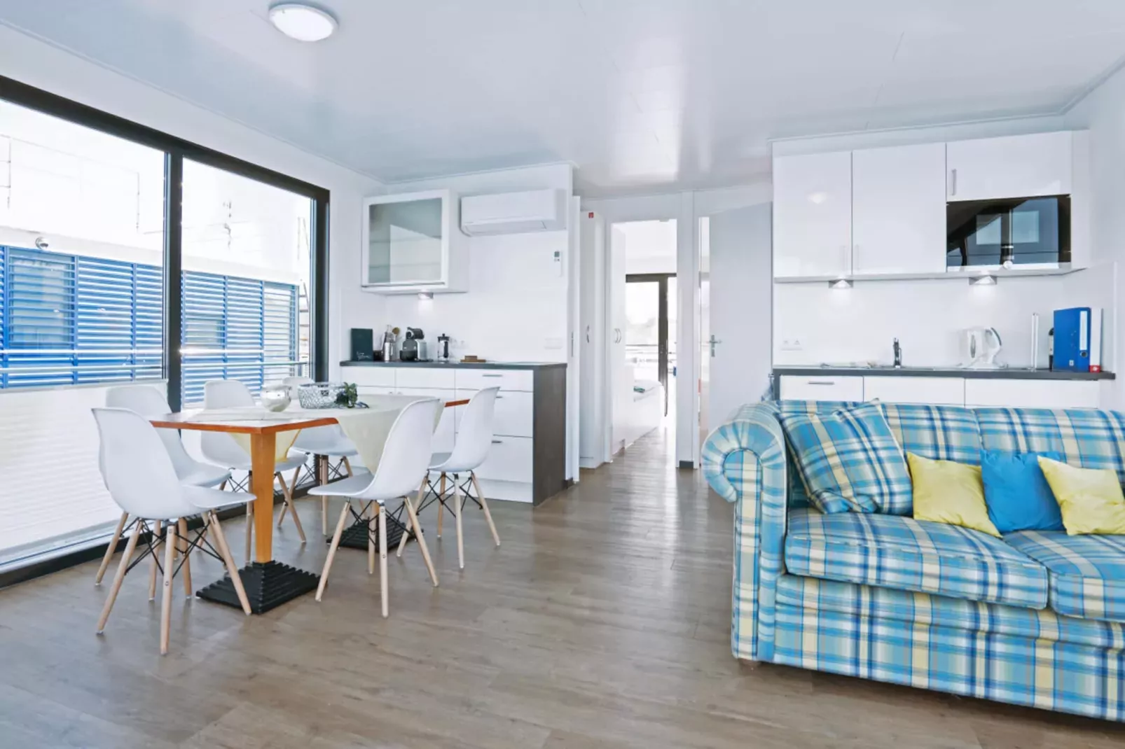 Floating 44 - LP 6 / 1-2 Personen-Woonkamer