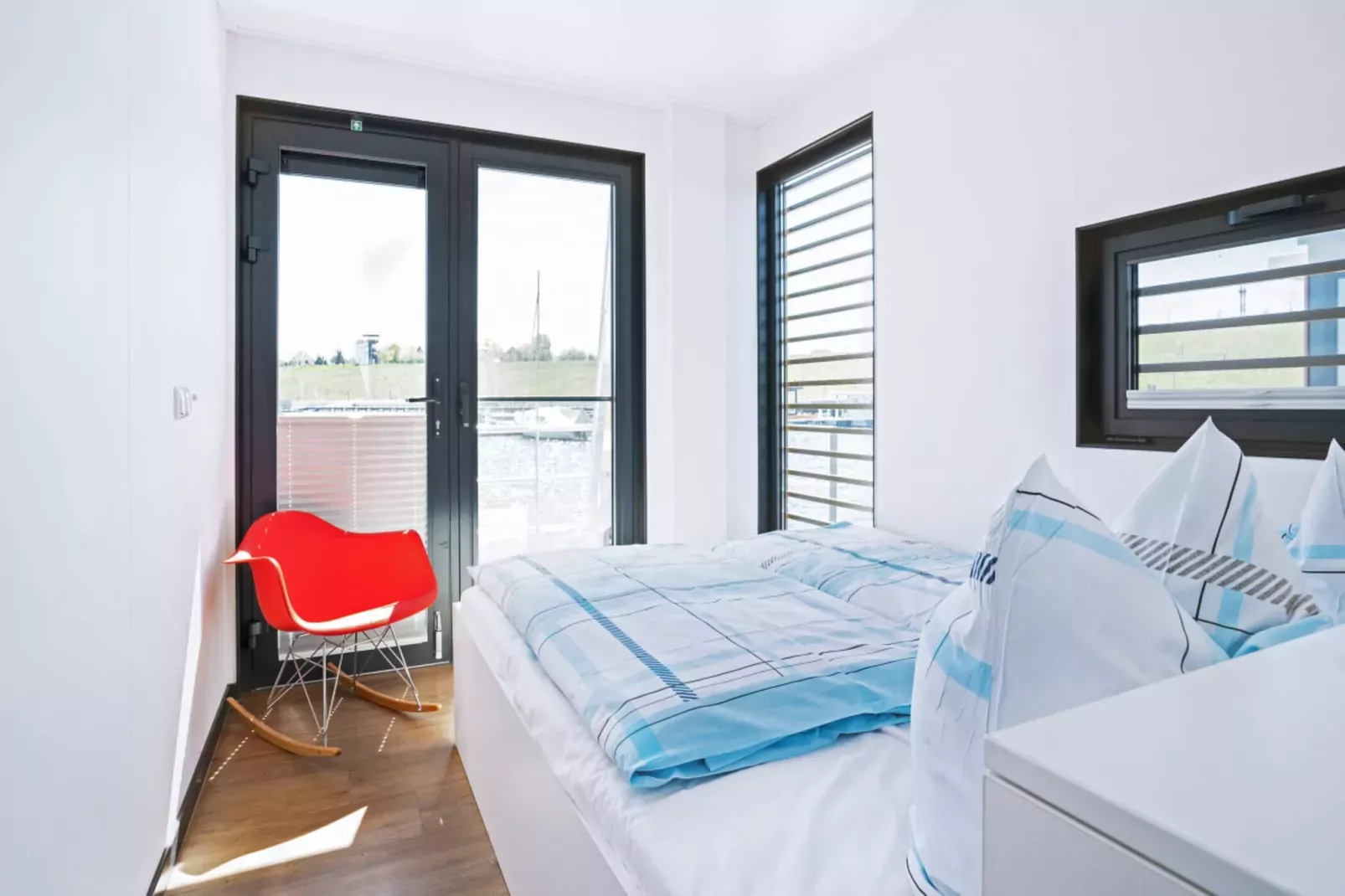 Floating 44 - LP 6 / 1-2 Personen-Binnen