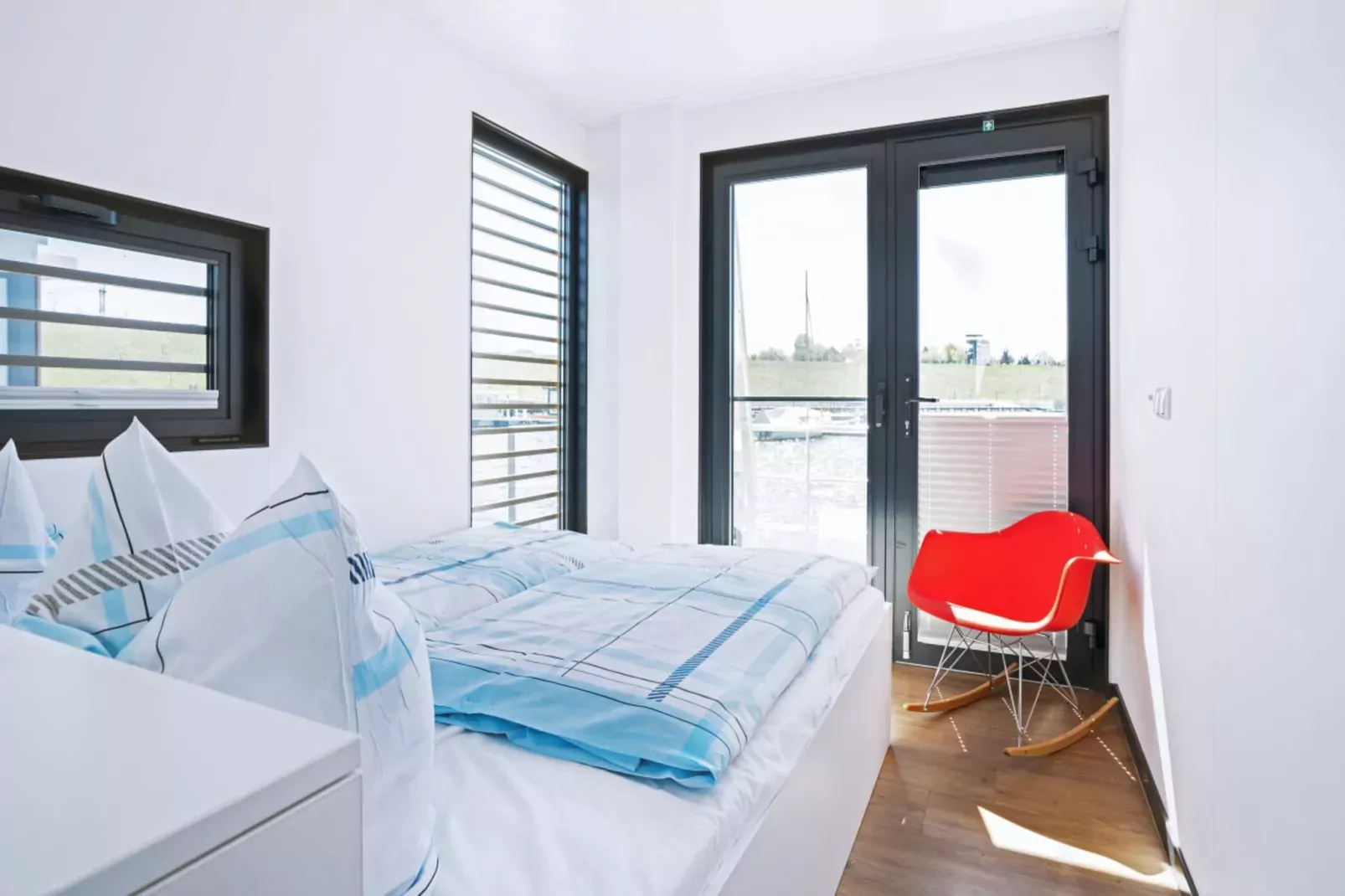 Floating 44 - LP 6 / 1-2 Personen-Binnen