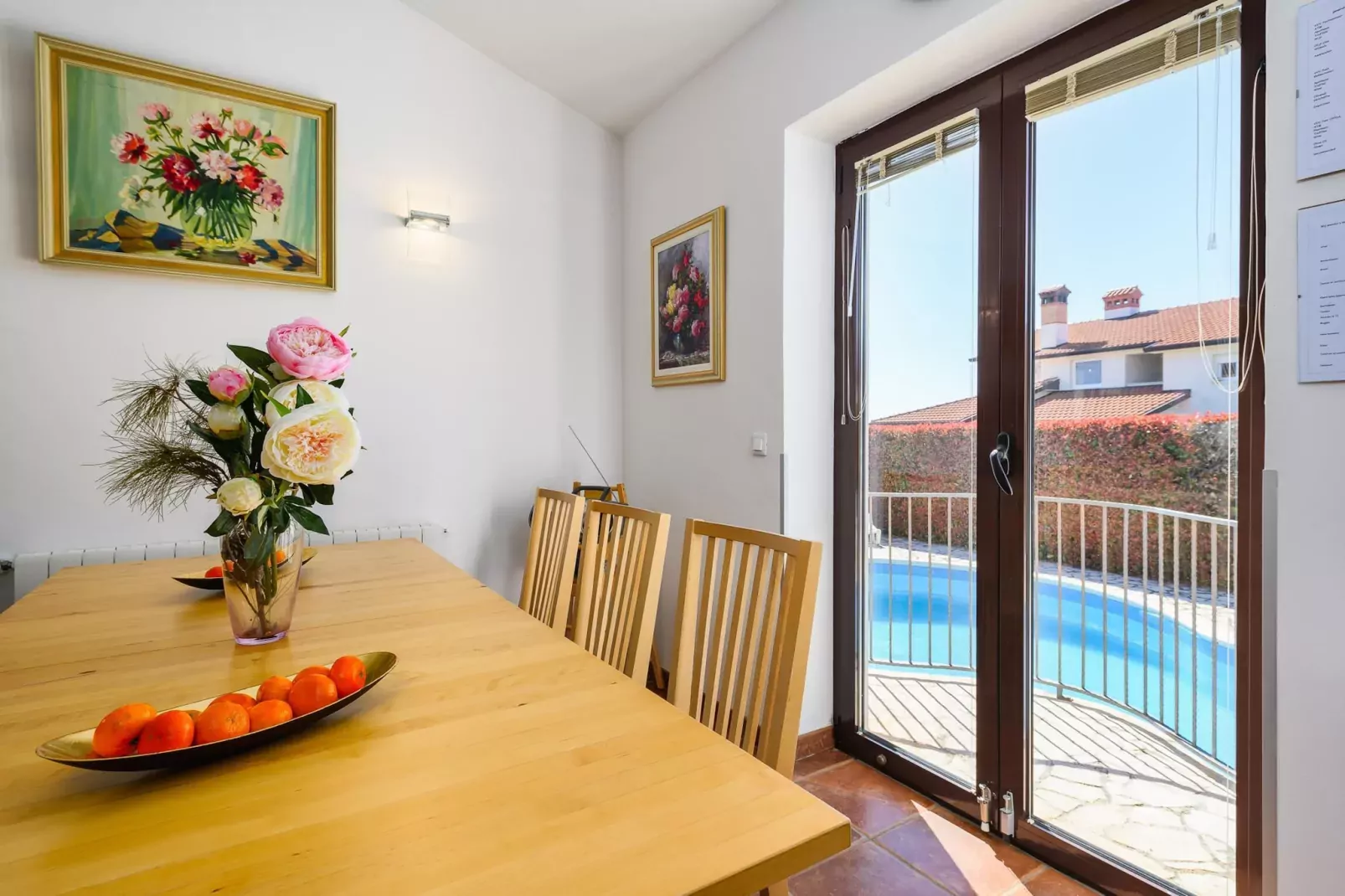 Villa Imagine with heated pool-Eetkamer