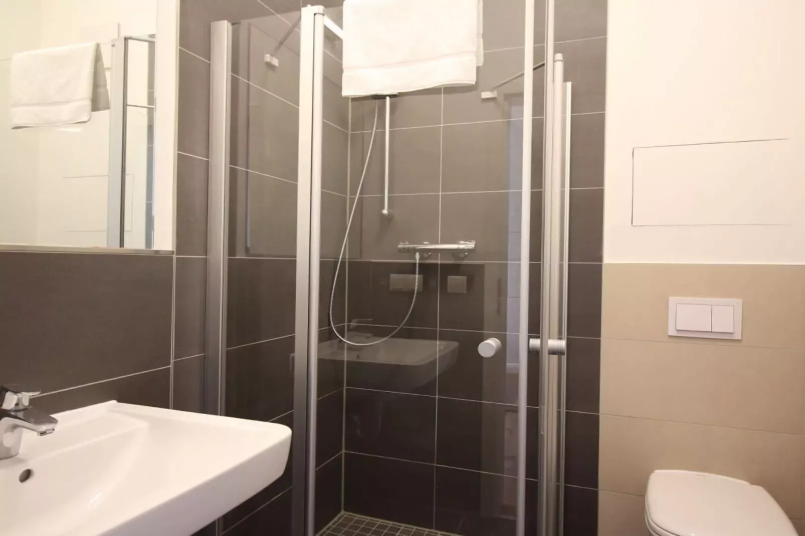 396004-Badkamer