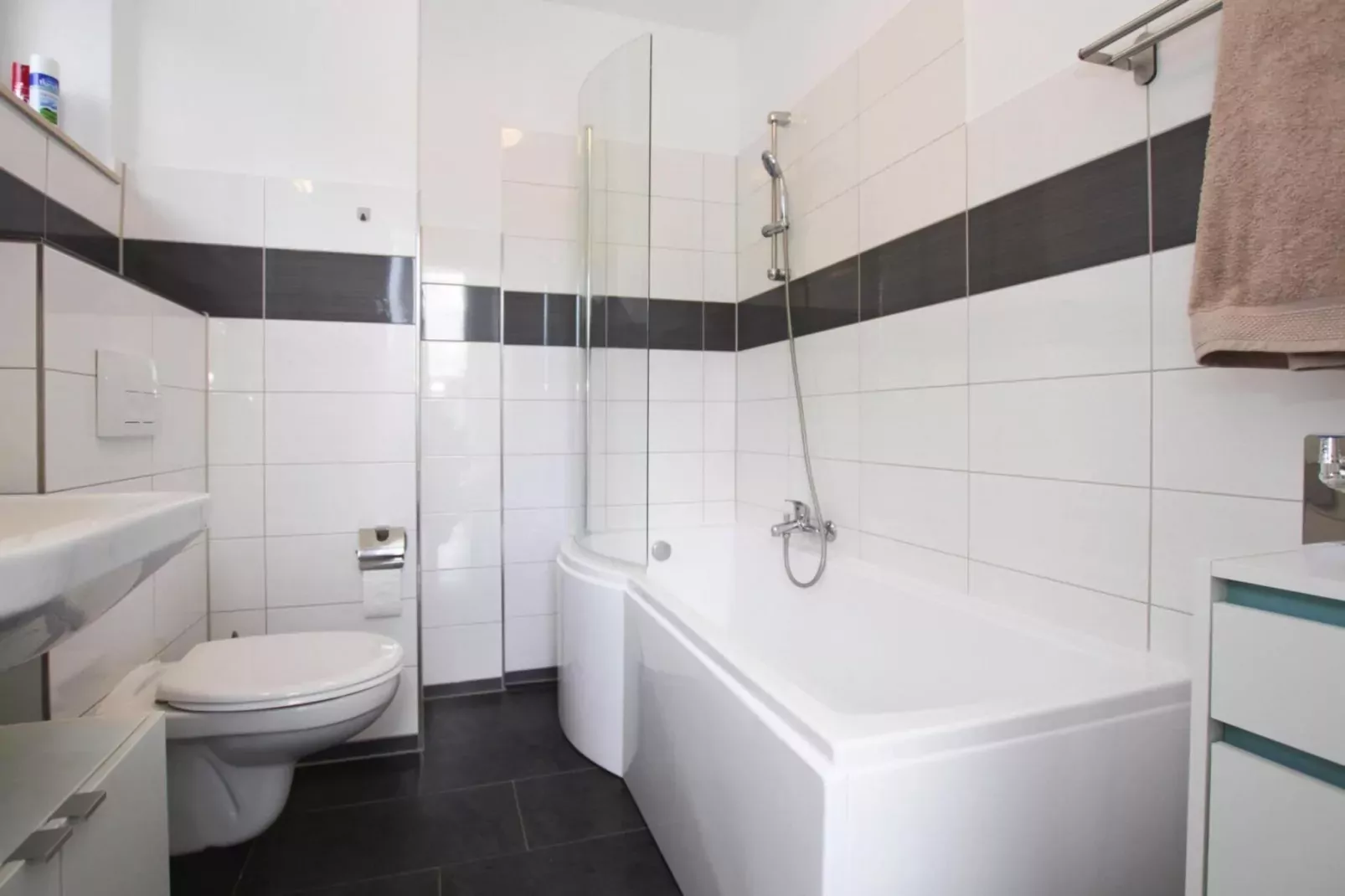 Nummer 1 Dania-Badkamer