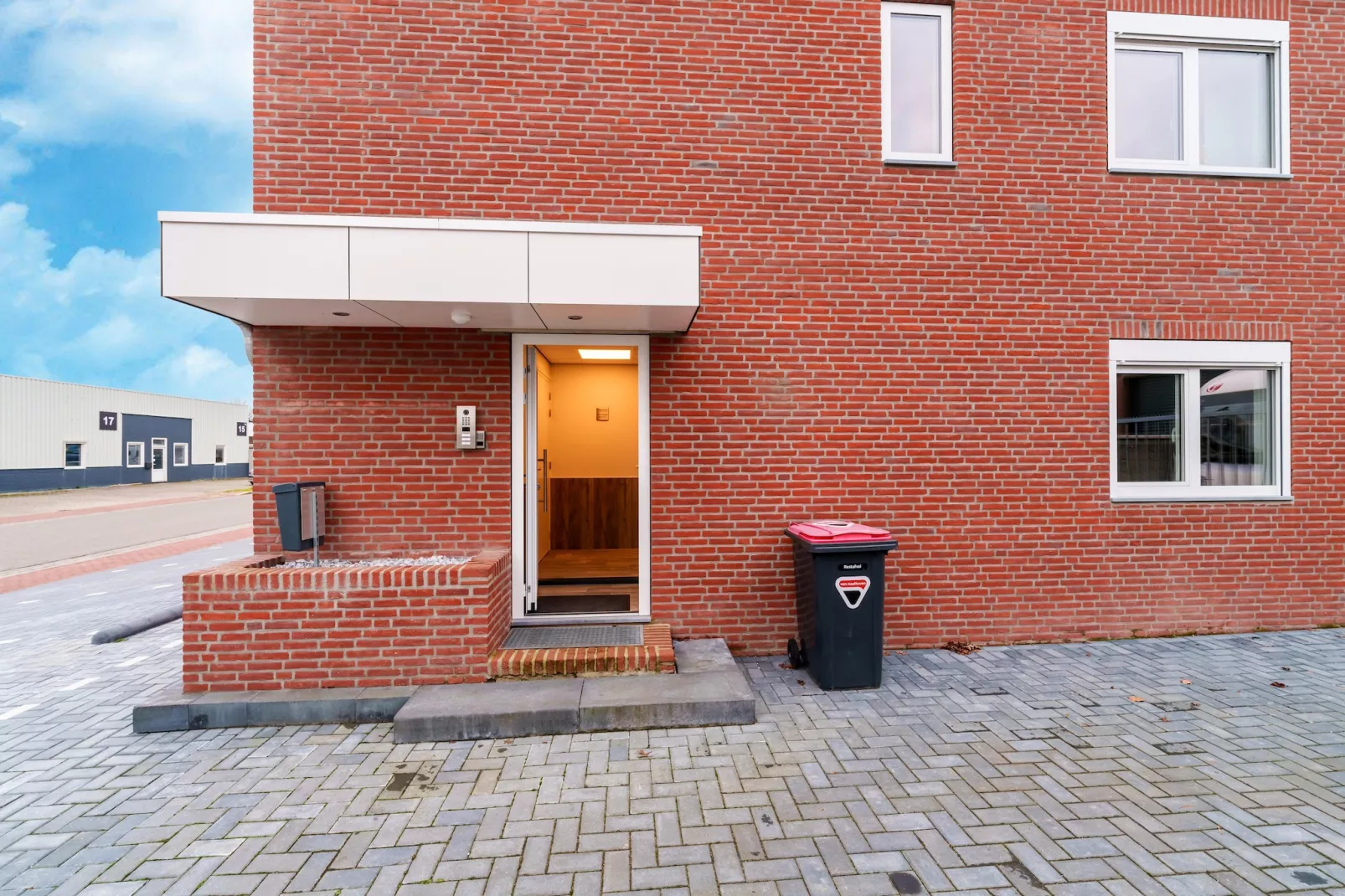 Edisonstraat - 2P-Buitenkant zomer