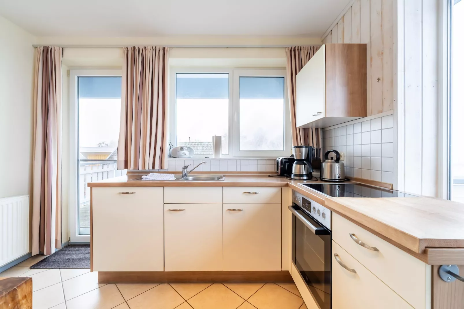 Kapitänsdeck 4 Pers 444-Keuken