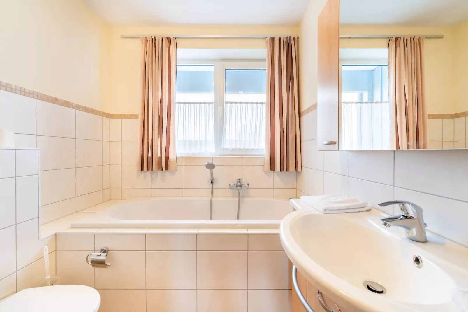 Kapitänsdeck 4 Pers 444-Badkamer