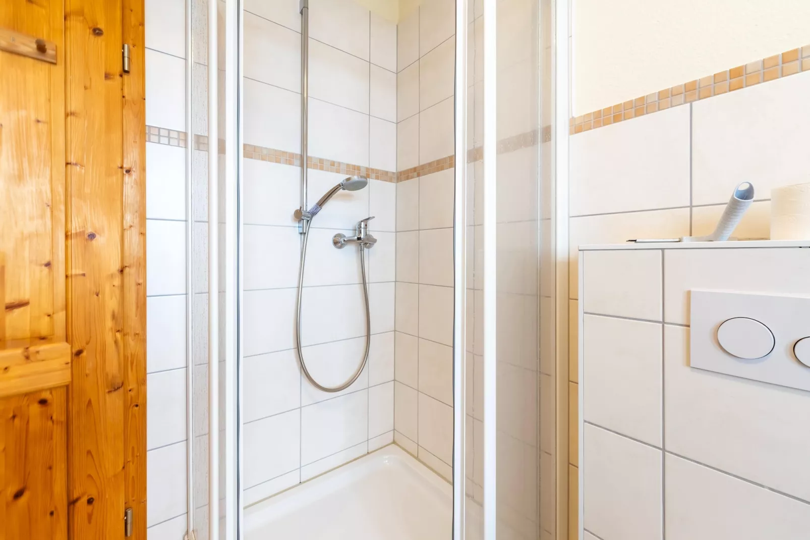 Kapitänsdeck 4 Pers 444-Badkamer