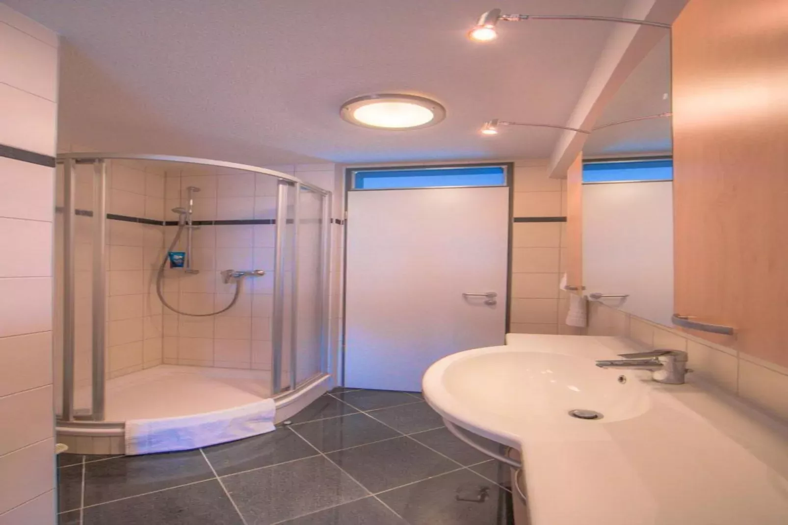 Seeadler 205-Badkamer