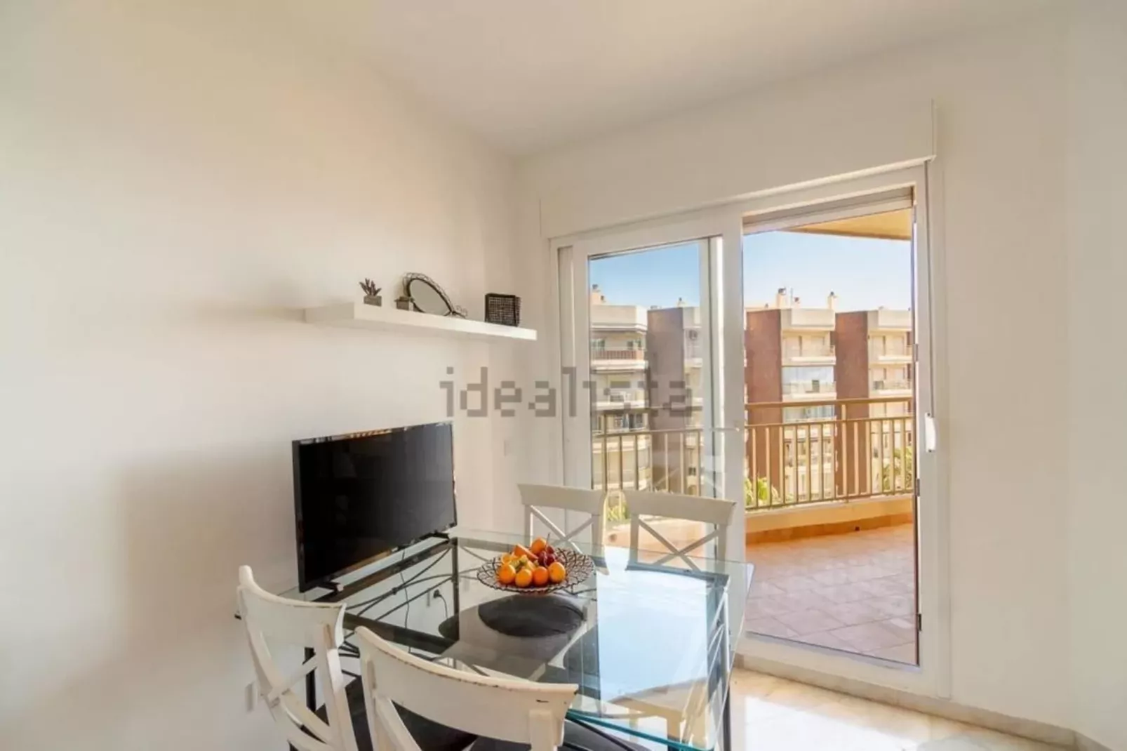 CT 325 - Faro's Doña Sofia Fuengirola - Beachapartment-Eetkamer