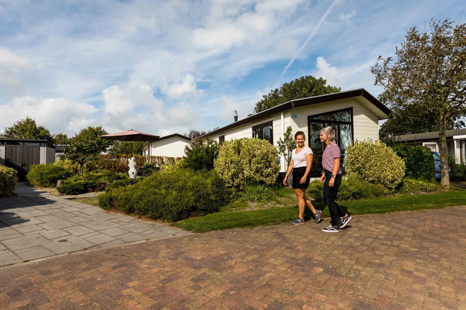 Chalet Basic 5 personen-Buitenkant zomer
