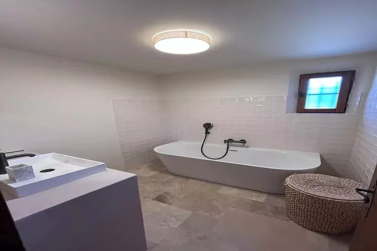 Villa Le Mas des Cerises-Badkamer