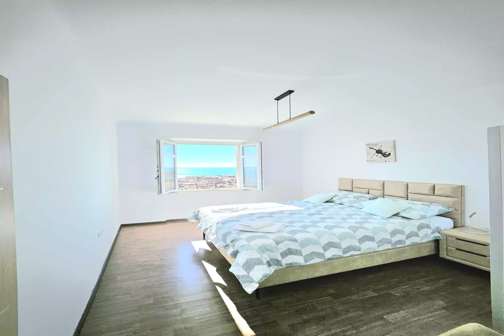 DUxperience Apartment - Two Bedroom Apartment with Terrace and Sea View